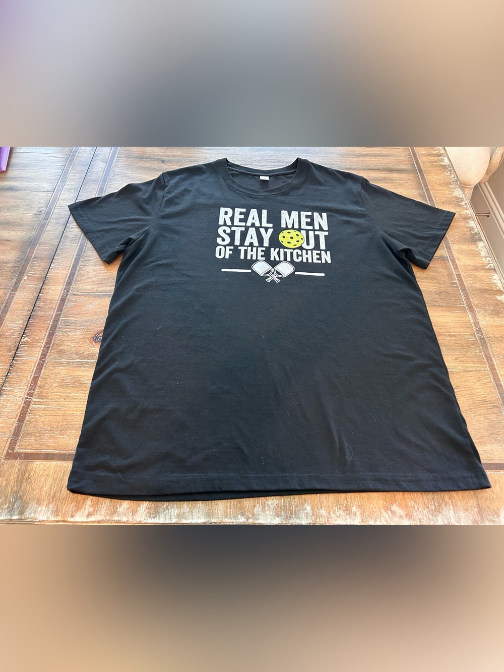 Men’s black graphic tee -~ size XL